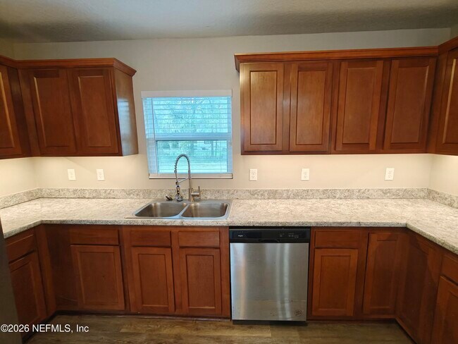 Building Photo - 8153 Thrasher Ave