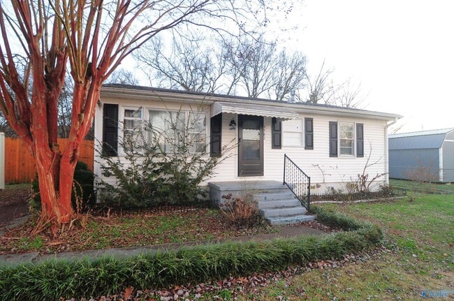 Building Photo - 1702 Truman Dr NE