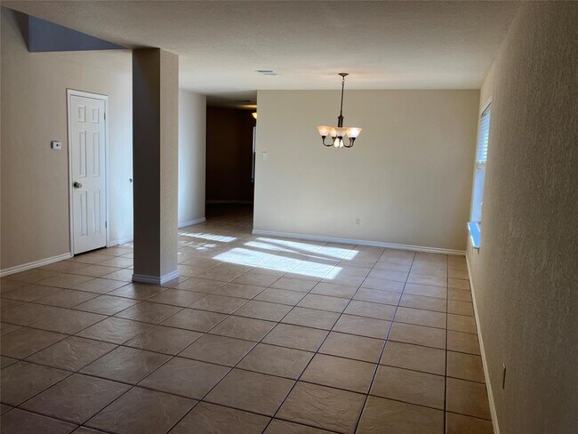Building Photo - 7409 Potters Trail