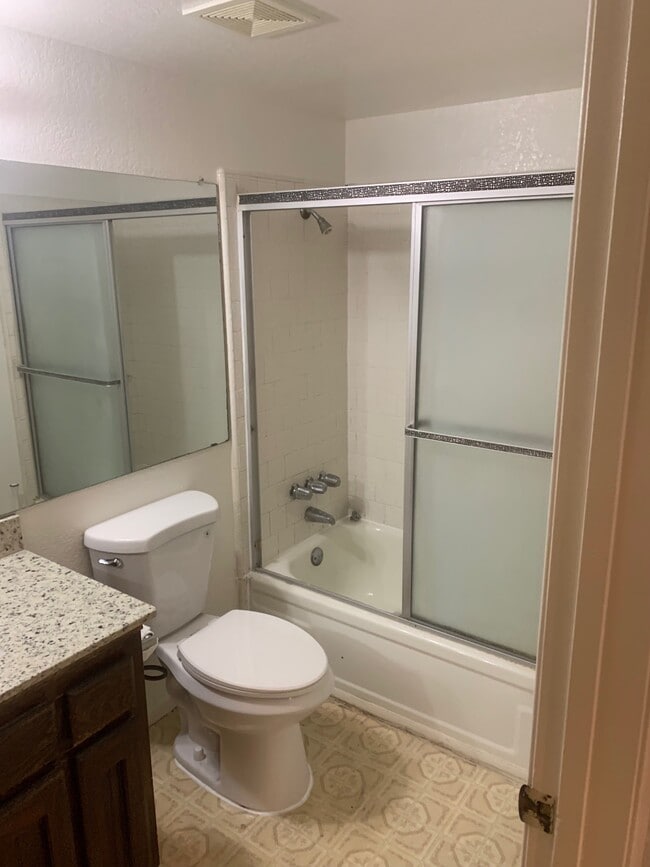 Building Photo - 1127 Bel Aire Cir