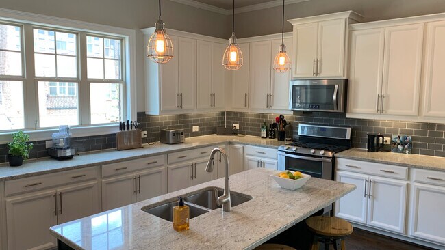 Building Photo - 955 Opelousas Way