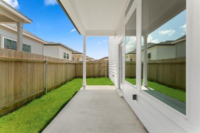 Building Photo - 2200 Grenache Dr