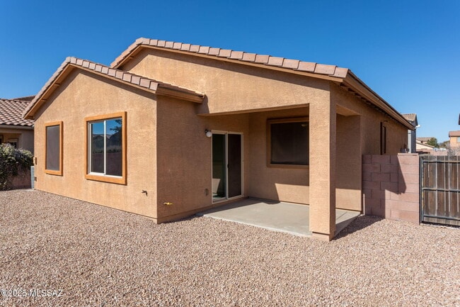 Building Photo - 12073 W Hailey Ln