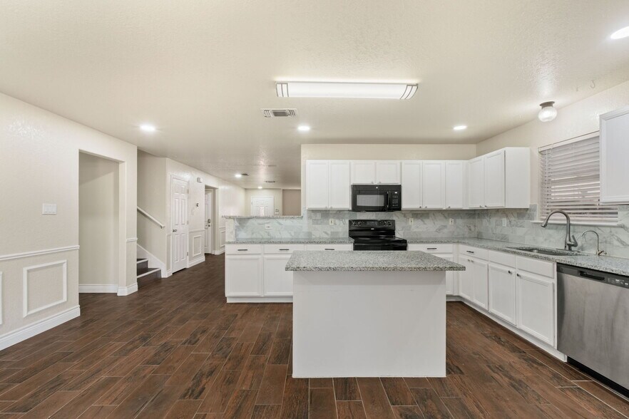 Building Photo - 7706 Mainland Woods