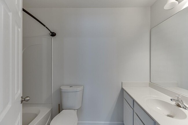 Building Photo - 805 Tulip Poplar Way