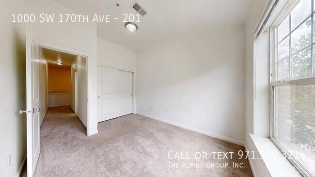 Building Photo - 1000 SW 170th Ave