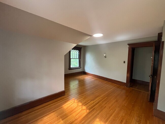 Building Photo - 6 Everit St