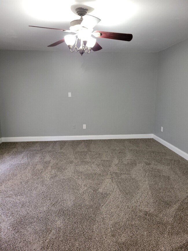 Building Photo - 377 Walker Field Ln