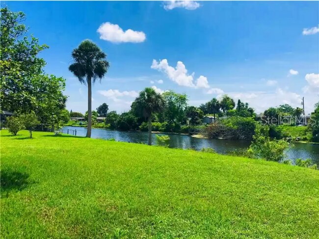 Building Photo - $1,895 ** AVAIL 6/7/25 ** 3 Bed / 2 Bath S...