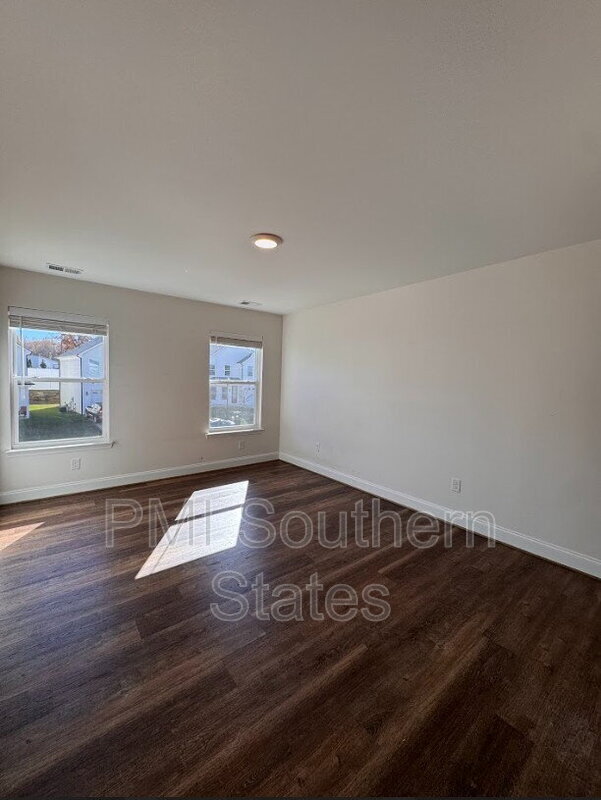 Building Photo - 202 Clarus Crk Wy