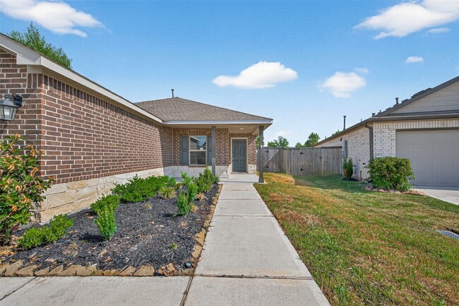 Building Photo - 15171 Willow Tree Ln
