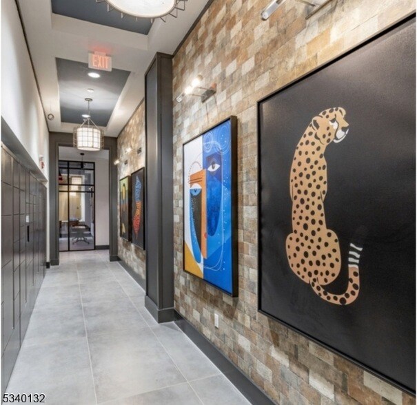 Building Photo - 100 Union St