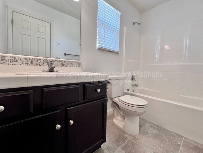 Building Photo - 3623 Etchings Way