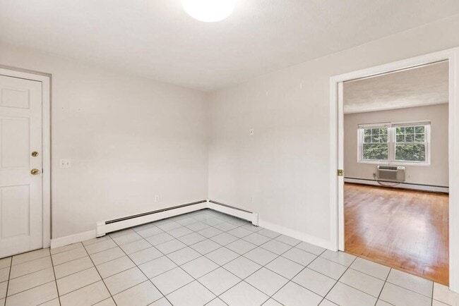 Building Photo - 138 Emerson Gardens Rd