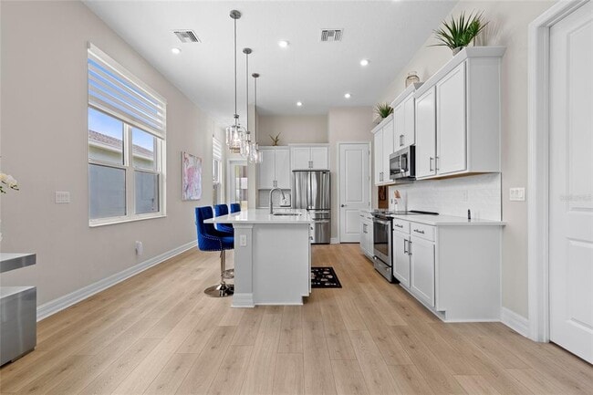 Building Photo - 819 Liliana Dr