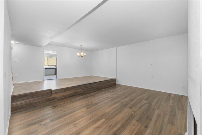 Building Photo - 11260 Overland Ave