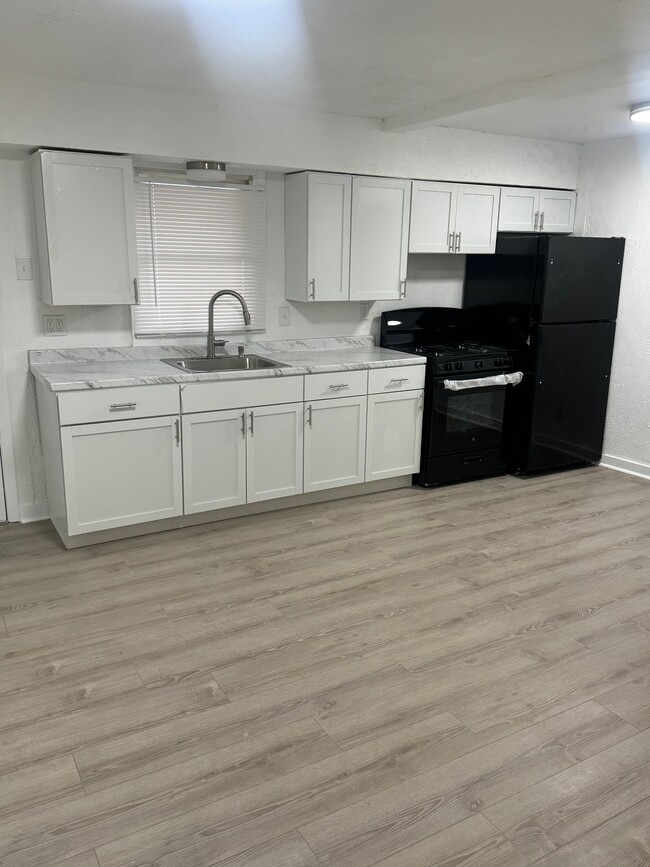 Building Photo - 250 Seneca St