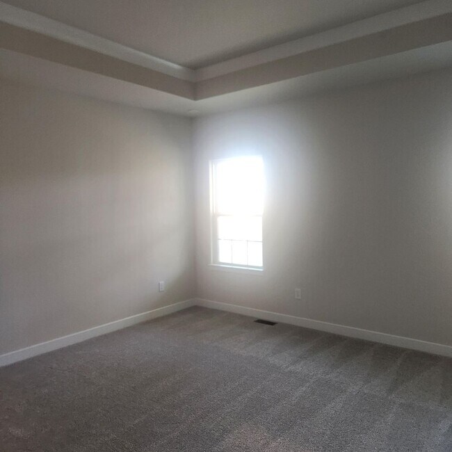 Building Photo - 211 Woodcreek Rd