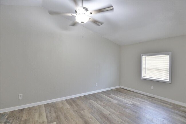 Building Photo - 1202 S San Jose Dr