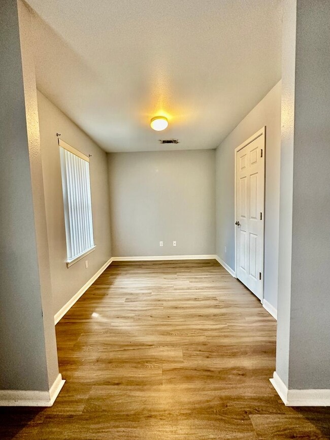 Building Photo - Good Home in a Quiet Neighborhood