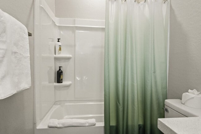 Building Photo - 6612 W Paradise Ln