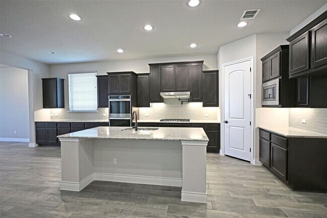 Building Photo - 588 Vale Ct