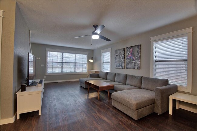 Building Photo - 2924 Canyon Oaks Ct