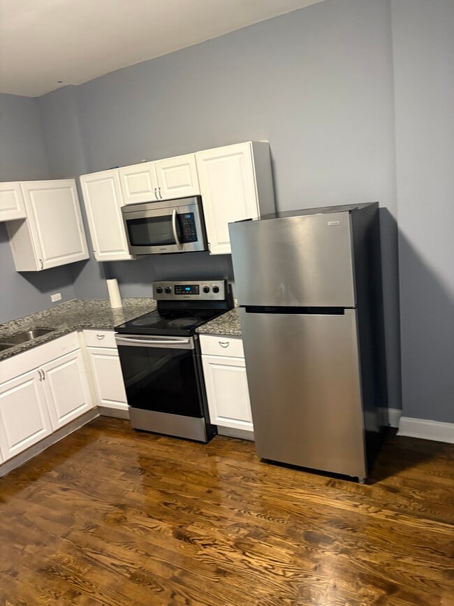 Building Photo - 4251 W Jackson Blvd