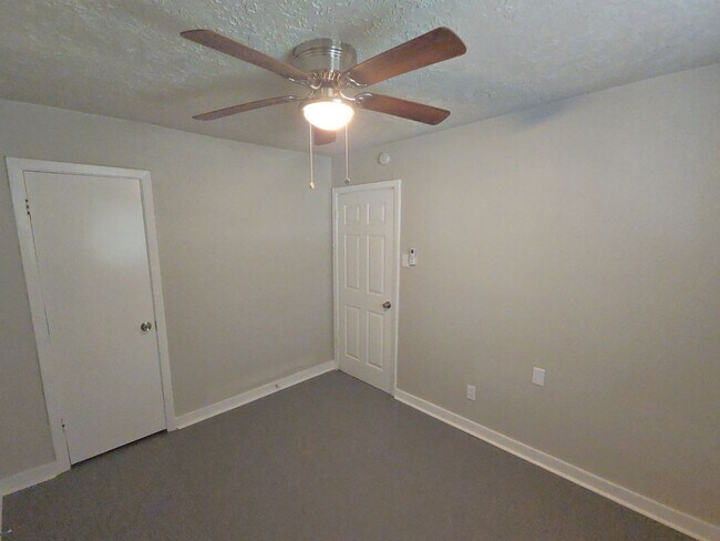 Building Photo - 3335 Tuam St