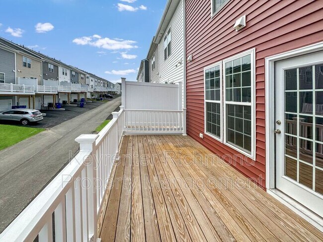 Building Photo - 6925 Dunton Rd