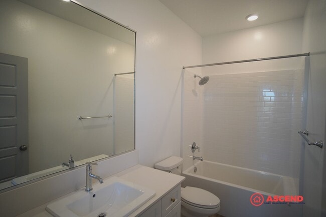 Building Photo - Stunning Home in Gossamer Grove!