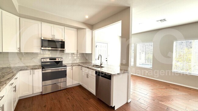 Building Photo - 14452 S 40th St
