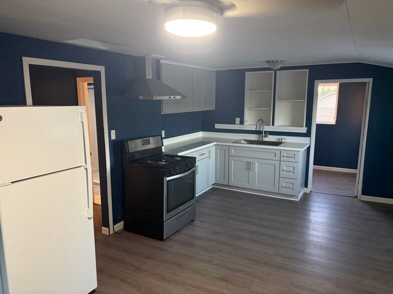 Building Photo - 343 Rio Grande Ave