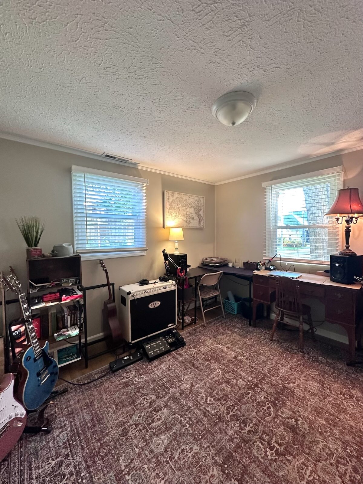 Building Photo - 107 Lakelawn Dr