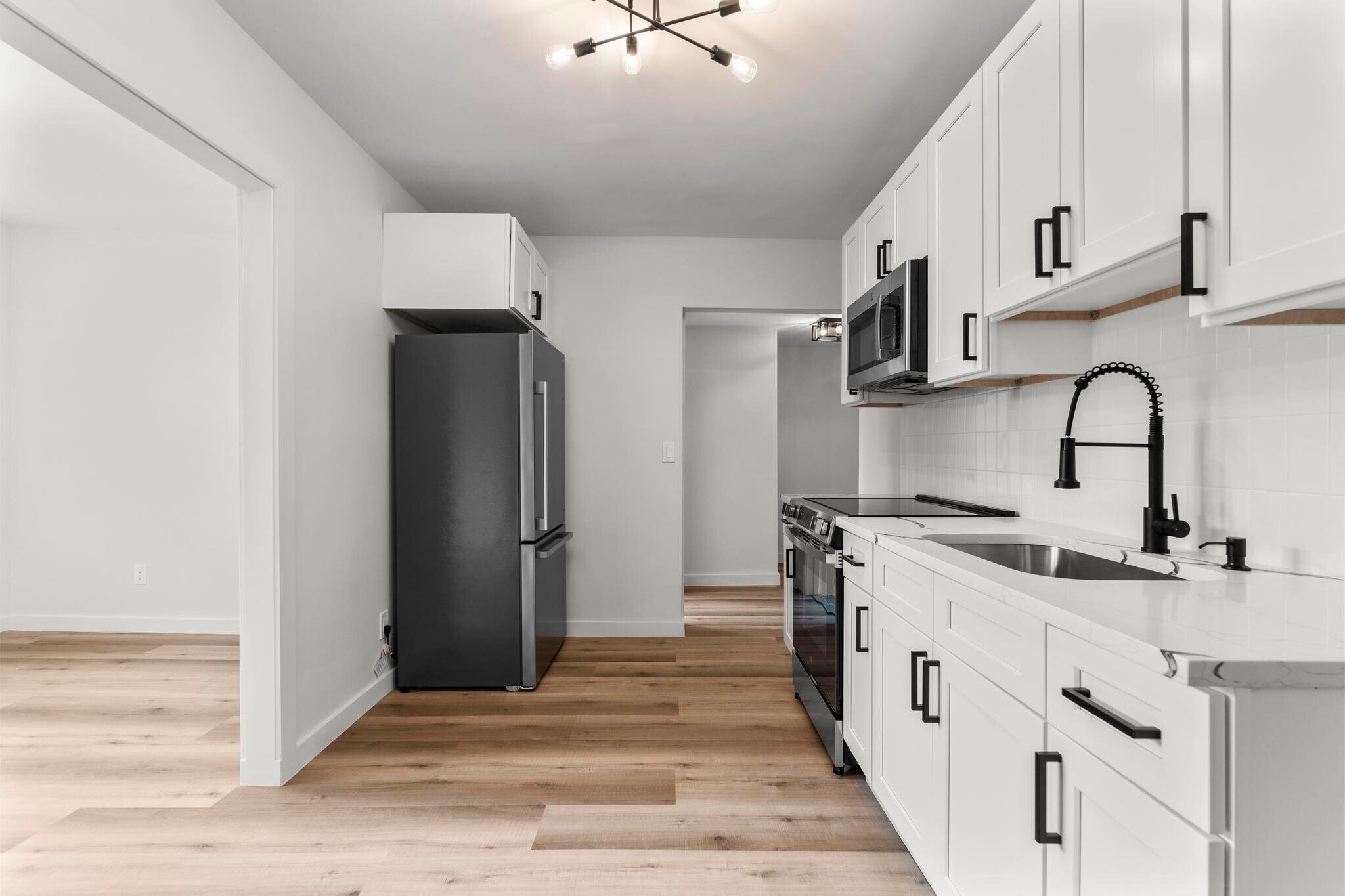 Building Photo - 431-431 N Main St