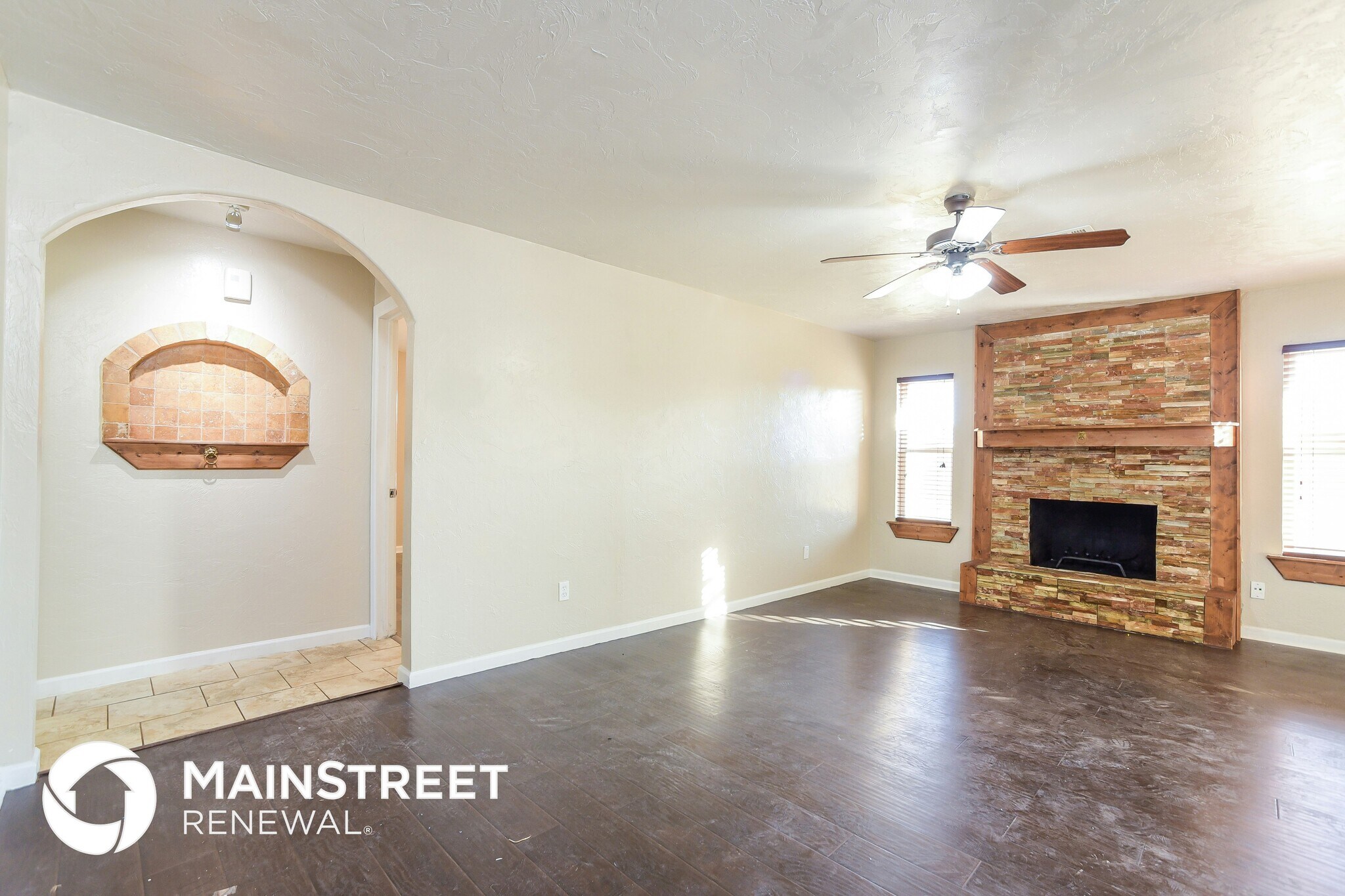 Building Photo - 700 SW 12th St