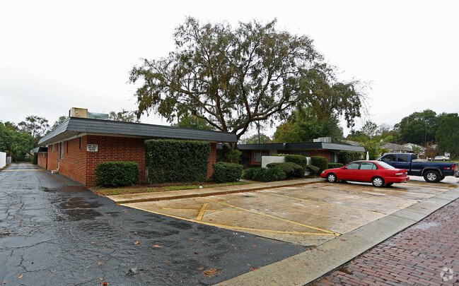 Building Photo - Glendale Court Apartments