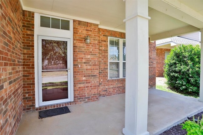 Building Photo - 15529 Landing Creek Ln