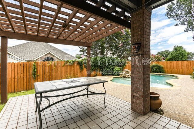 Building Photo - 6721 Hayling Way