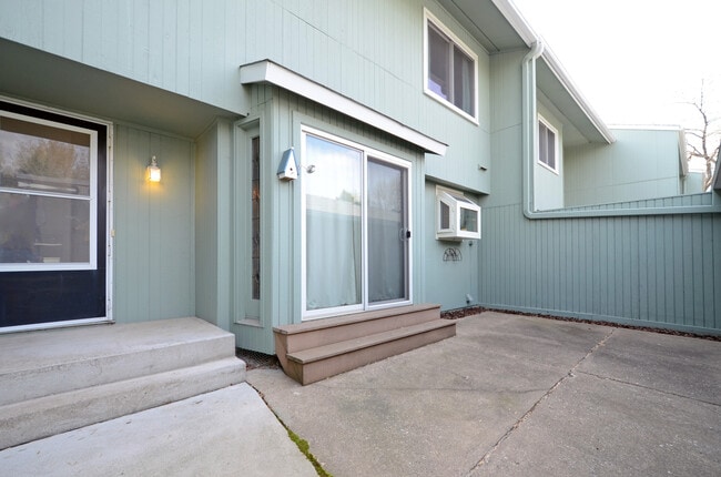 Building Photo - Wonderful 3 Bed 2 Bath Townhome in Little Canada