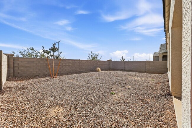 Building Photo - 25285 N 185th Ave