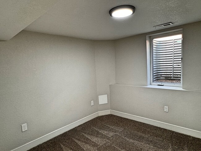 Building Photo - 3250 Meade St