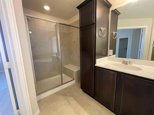 Building Photo - 324 Tallgrass Ln