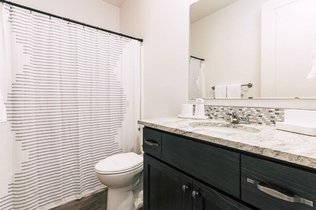 Building Photo - 1428 S Colorado Ave