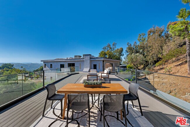 Building Photo - 7966 Mulholland Dr