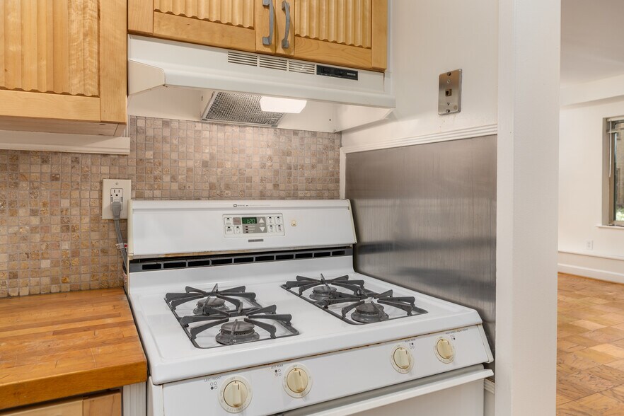 Building Photo - 2755 Ordway St NW
