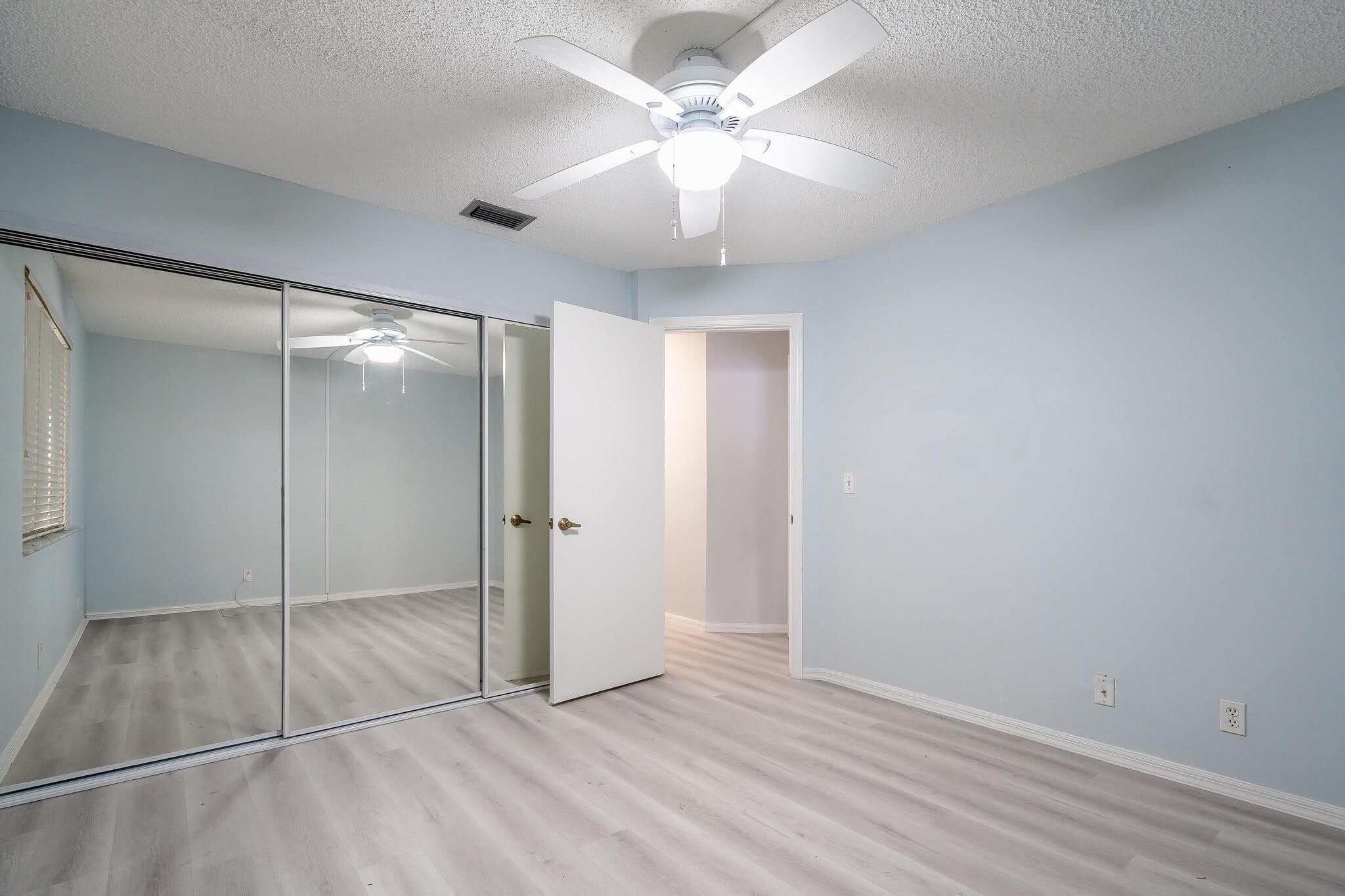 Building Photo - 3351 Emerald Oaks Dr