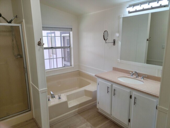 Building Photo - 106 N 3950 W