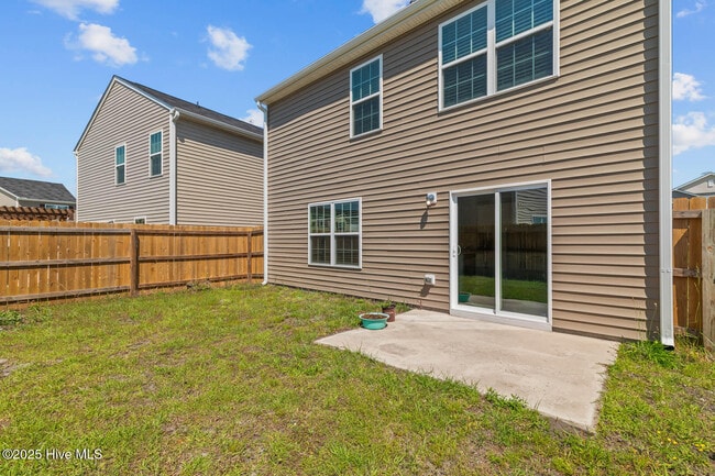 Building Photo - 200 Walton Dr