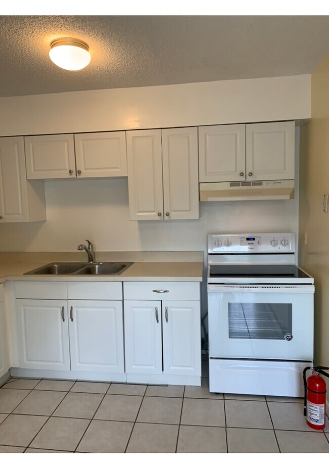 Building Photo - 3877 Herschel St